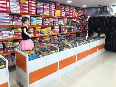 Cloth Shop Counter Design 的图像结果