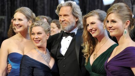 Jeff Bridges bio, age, height, family, health, wife, children, career ...