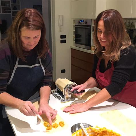 Carne alla Pizzaiola (Steak Pizzaiola Recipe) - Recipes from Italy