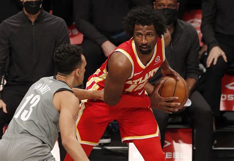 Solomon Hill brutally roasts Lakers fan, defends play that injured ...