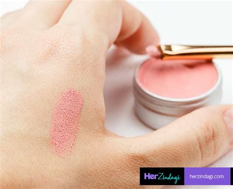 Here Is Why You Should Invest In Lip And Cheek Tints | Herzindagi