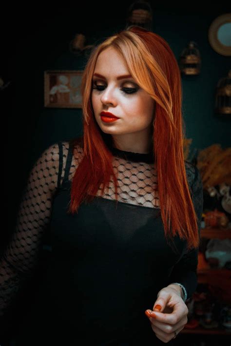 Money Piece hairstyle | Redhead money piece, Hair styles, Hair pieces