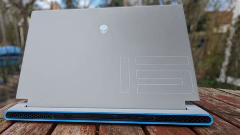 Alienware X15 R2 Weight 的图像结果