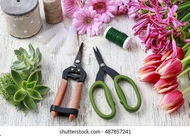 Flower Shop Work Table 的图像结果