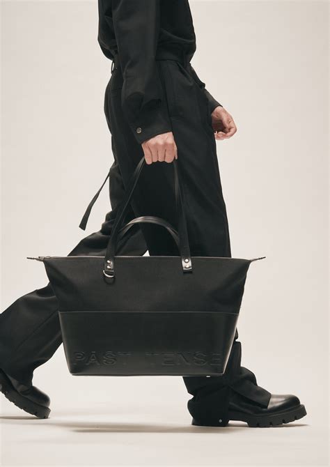 SS25 – 'LOST IN THOUGHT' – Past Tense