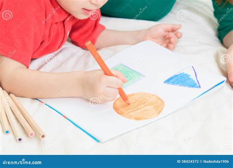 Kids Drawing Using Shapes 的图像结果
