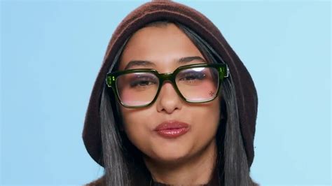 Watch Bb trickz nos enseña sus gafas favoritas | GQ España