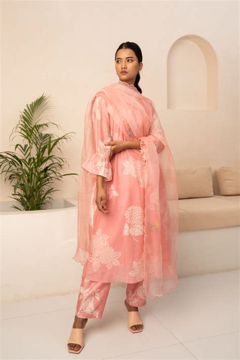 PINK FLORAL PRINTED TUNIC AND PANT WITH DUPATTA – ARCVSH by Pallavi Singh