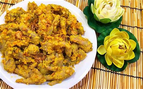 Chế biến món chân gà sốt trứng muối "ngon số dzách" - BepXua
