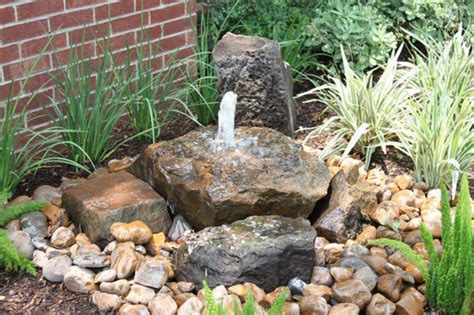 25+ Easy DIY Small Backyard Ideas For Your Home | Garden water ...