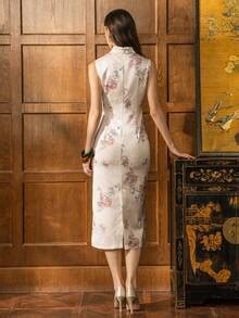 Faeriesty Elegant Mandarin Collar Sleeveless Cheongsam | Cut-Out Detail ...