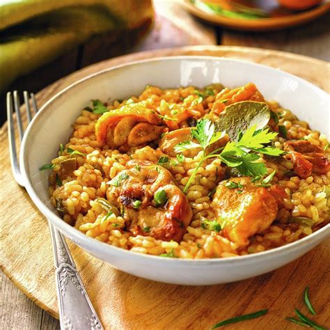 Arroz meloso con conejo y pollo