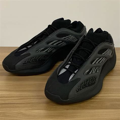 adidas YEEZY 700 V3「Black」全黑配色 | OVERDOPE 華人首席線上時尚潮流雜誌