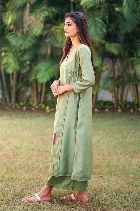 Green colour kurta set for women – The Indian Couture