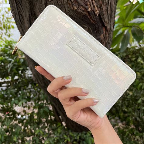 Glitzy Wallet - White – Visual Echoes