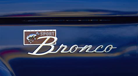 GREAT HARBOR YACHT CLUB CAR SHOW