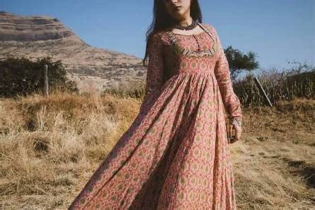 Label Ritu Kumar, Surat - Lehenga - Magdalla - Weddingwire.in