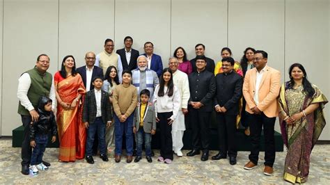 Family of Bharat Ratna Awardee Karpoori Thakur Meets PM Modi, Expresses ...