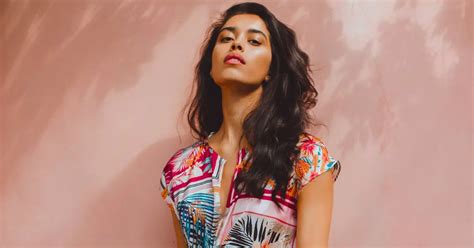 Body Language Power Poses 的图像结果