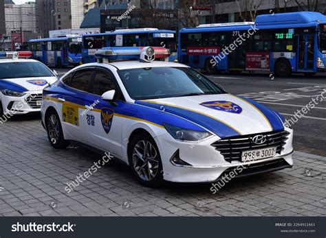 한국경찰: 2,159개가 넘는 로열티 프리 라이선스 대상 스톡 사진 | Shutterstock