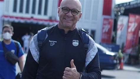 Luizinho Passos Sampaikan Duka Cita Meninggalnya Pele - Menginfokan Untukmu