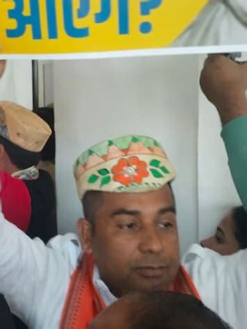 Emotional video from Kerala man forced to fight in Russia-Ukraine war ...