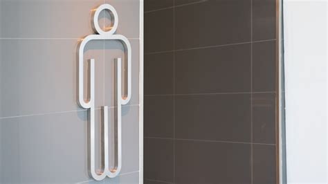 Deutsche Männer sind Sitzpinkler