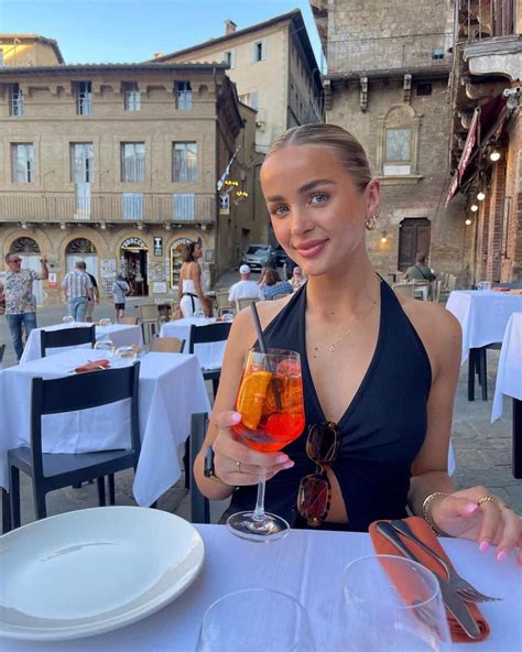 Gabby Goessling - Age, Height, Net Worth, Boyfriend, Bio, Wiki