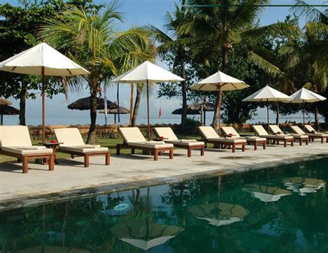 10 Enticing Pools that you wanna Jump Into - lifeberrys.com