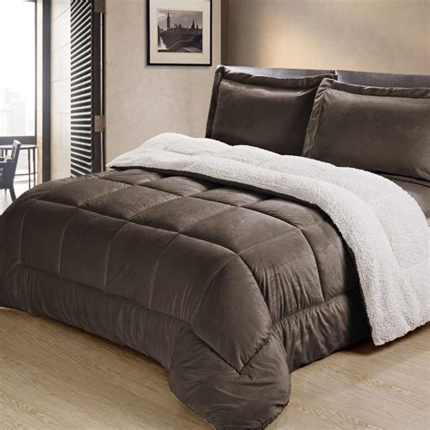 Amazon.com: UGG 32553 Leonora King-California King 3-Piece Comforter ...