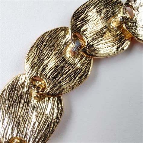 《Coro》 salmon pink enamel flower petals vintage necklace コロ ヴィンテージネックレス ...