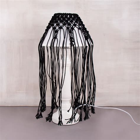 Lampe Makramee – Bastelidee – Rayher