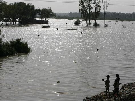 Bihar: Amid heavy rains, DM orders repair of Muzaffarpur dam; monitor ...