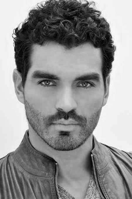 Top 20 Herrenhaarschnitte für lockiges Haar (2021) – Manner frisuren ideens