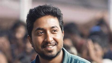 Vineeth Sreenivasan | അച്ഛന്റെ ആഗ്രഹത്തിന് ഭരതനാട്യം പഠിക്കാൻ പോയി ...