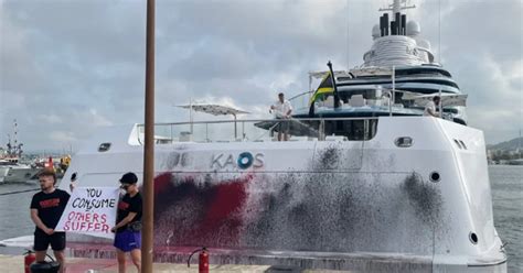 Watch How Climate Activists Deface Rs 2,000 Crore Yacht Owned By ...