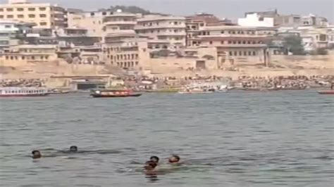 VIDEO: Boat Capsizes In Ganga River In UP's Varanasi, Rescue Ops ...