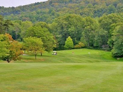 Harrisburg Country Club in Harrisburg, PA | Presented by BestOutings