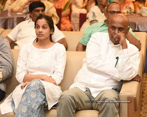 Art fraternity pays homage to Surya Prakash- The Etimes Photogallery Page 3