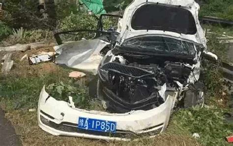 新疆阿图什市两车相撞致4死2伤|车祸|撞车|交通事故_新浪新闻