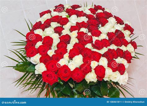 Big Bouquet Of Red And White Roses