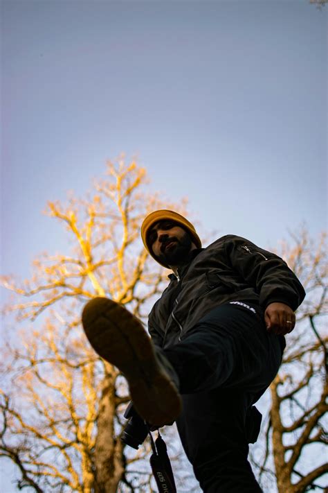 Photographer Back View 的图像结果