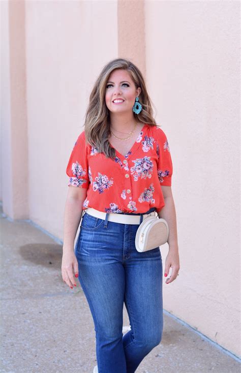 High waisted Crop Jeans Outfit — Sophisticaited