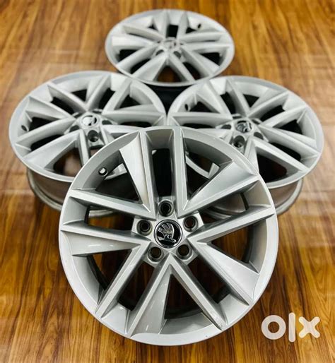 16 Skoda Rapid OEM Alloy wheels set of four less used in condition ...