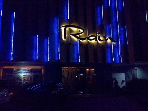 Indonesia Nightlife: 10 Top Places To Party On Your Next Trip