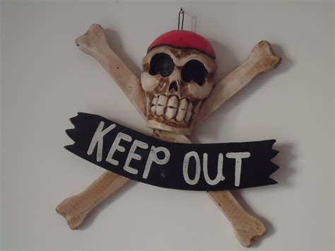 Skull & Cross Bones Keep Out Sign Wooden 3D Wall | Ubuy India