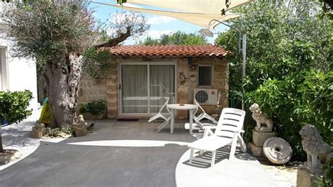 GIARDINO DEI BARONI GUEST HOUSE (Marina di Mancaversa) - Inn Reviews ...