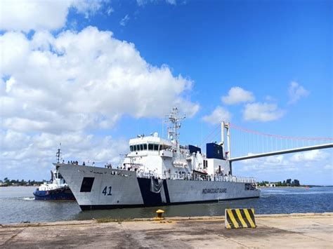 Indian Coast Guard ship 'Varaha' makes port call in Mozambique