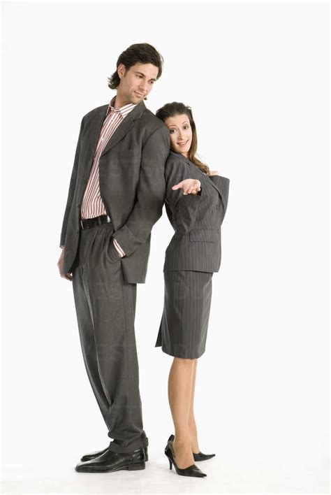 People Standing Back 的图像结果