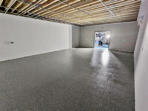 Maximizing Space with 1-Day Epoxy Garage Flooring in Springdale